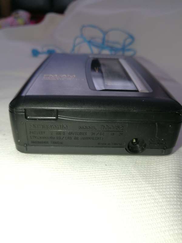 VINTAGE Panasonic Stereo Radio Cassette Player with FM/AM Tuner Walkman Radio