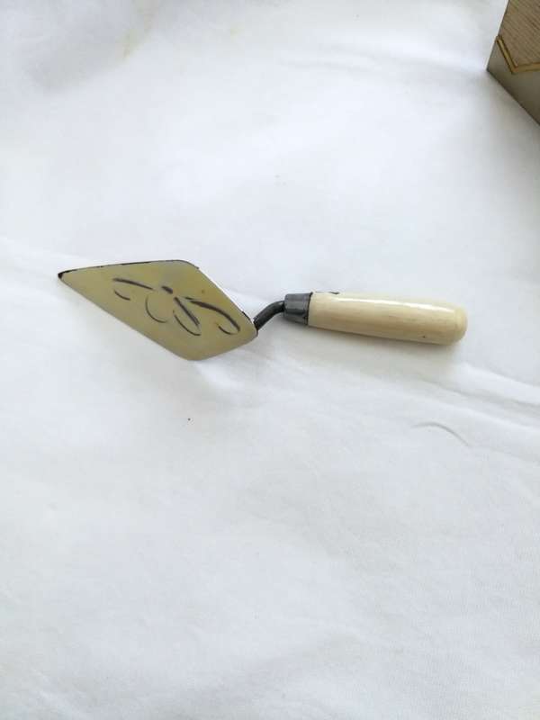 Arty Hand painted Trowel Cake Lifter- Satala