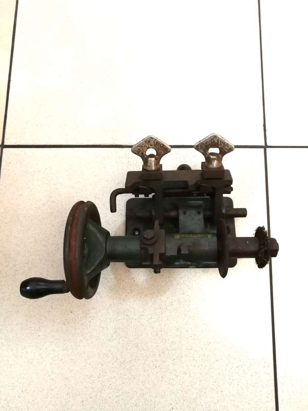 Mancuna Key Cutter - Vintage Hand Operated Key Duplicator - Made in England