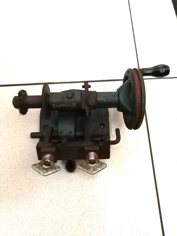 Mancuna Key Cutter - Vintage Hand Operated Key Duplicator - Made in England