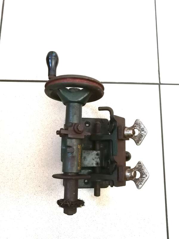 Mancuna Key Cutter - Vintage Hand Operated Key Duplicator - Made in England