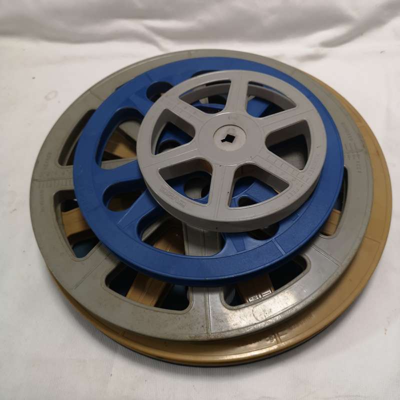 EIKI Japan NT-1 16 mm Film & Sound Projector- Reels and Dust Cover Included