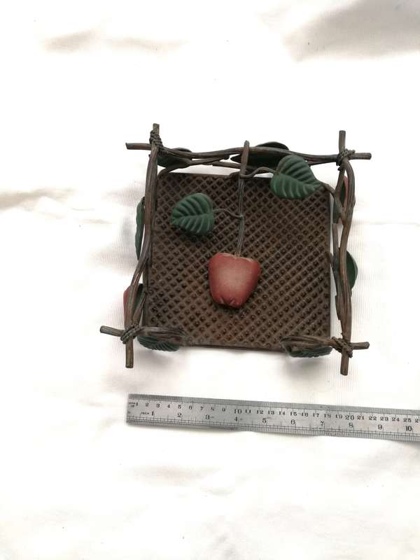 Decorative Metal Serviette Holder. Apple with "Viny" twigs