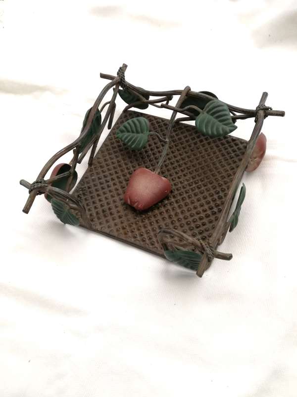 Decorative Metal Serviette Holder. Apple with "Viny" twigs