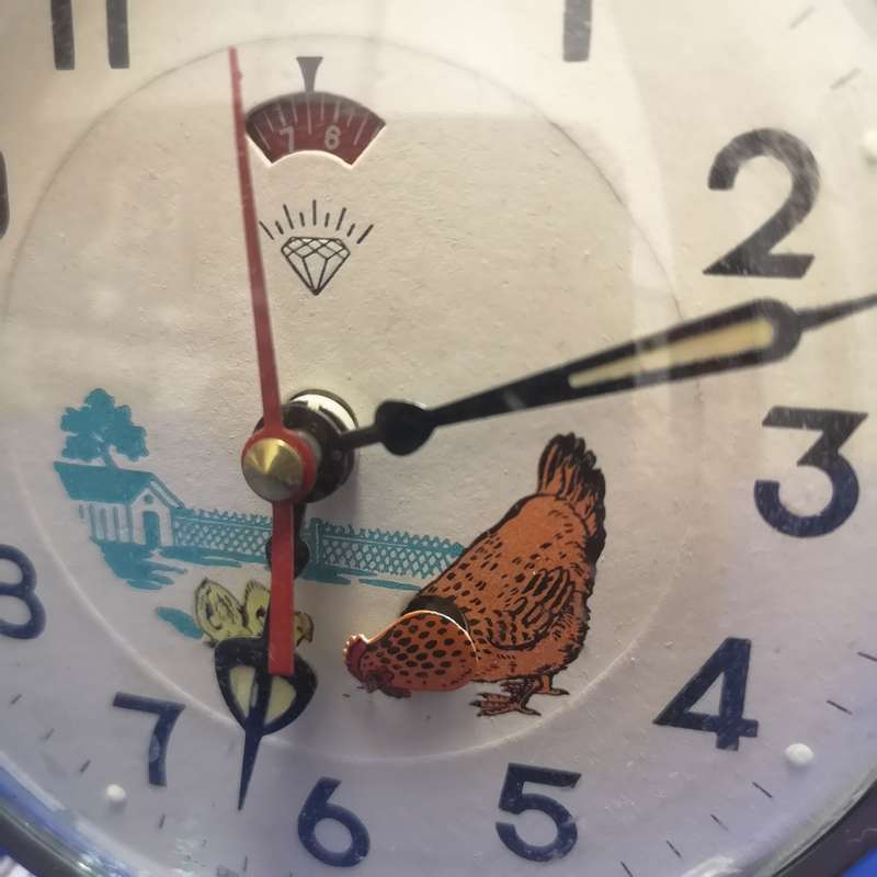 Rarer Vintage Diamond of Shanghai China 1960's Pecking Chicken Farmers Alarm Clock