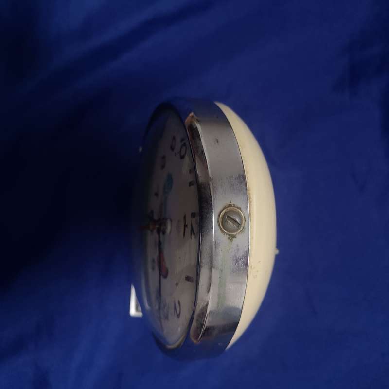 Rarer Vintage Diamond of Shanghai China 1960's Pecking Chicken Farmers Alarm Clock