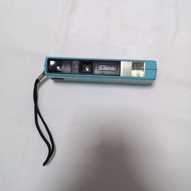 Vintage 1980s Classic 110 CEF Film Camera w/ Wrist Strap
