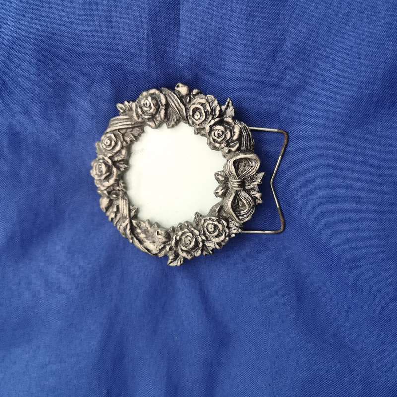 Vintage mini pewter round frame- The Fine Art of Living