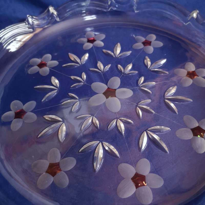 Stunning Vintage Cake Plate/ Platter/ Fruit tray
