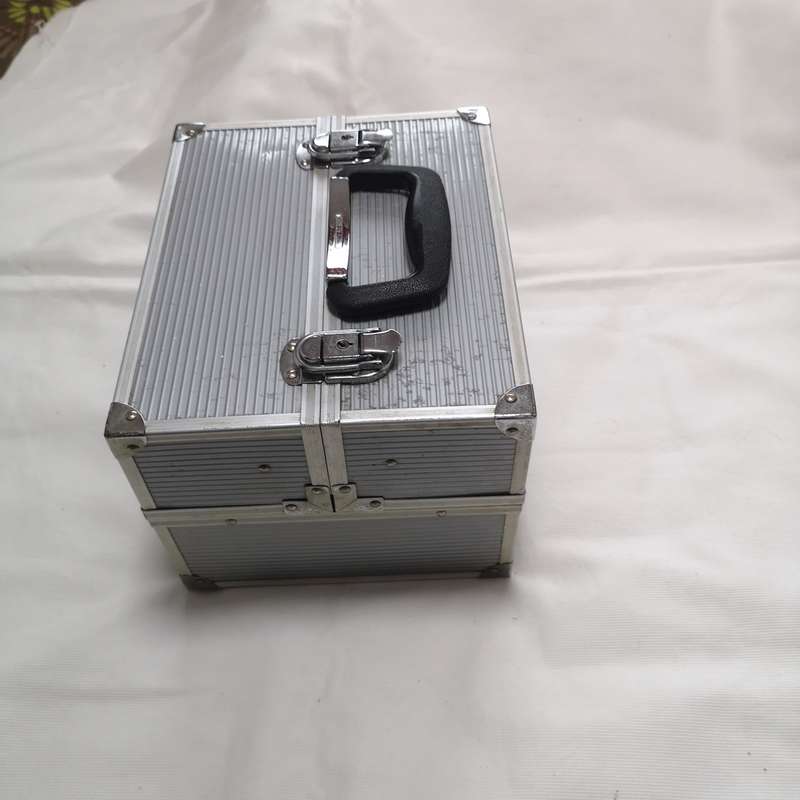 Aluminum Makeup Storage Box for Girls Makeup Artist- Cantilever- Vintage