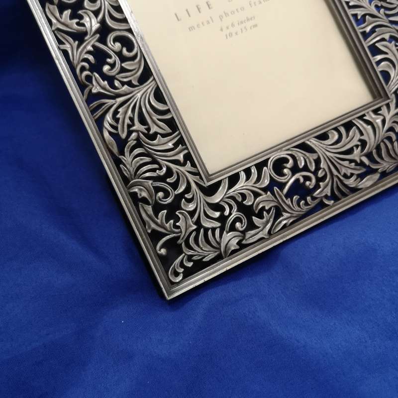 Life Style Metal Photo Frame- Vintage