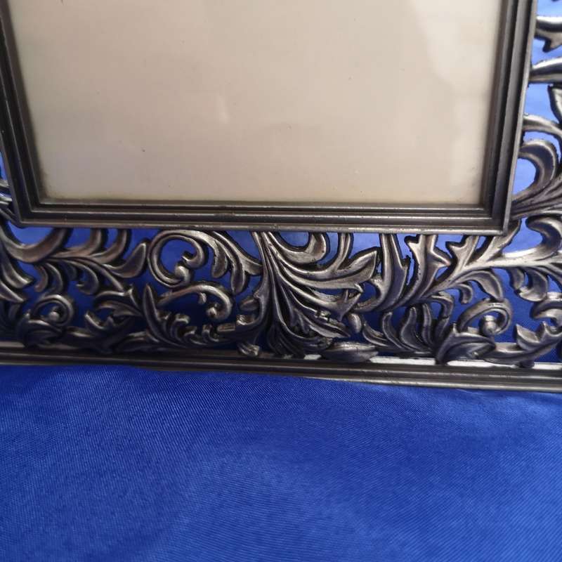 Life Style Metal Photo Frame- Vintage