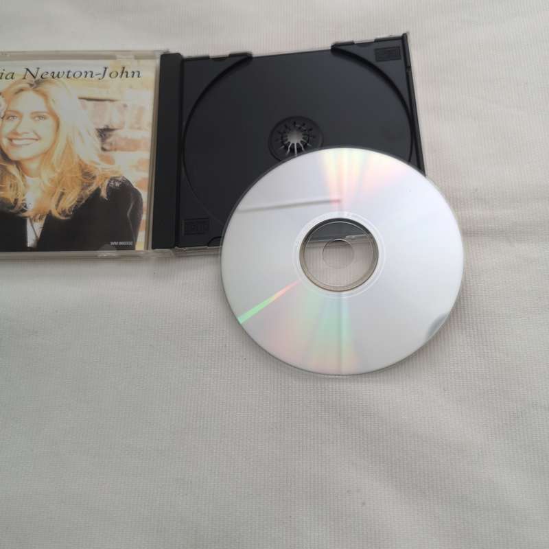 Olivia Newton John CD - Simply the Best: Her Greatest Hits- Vintage