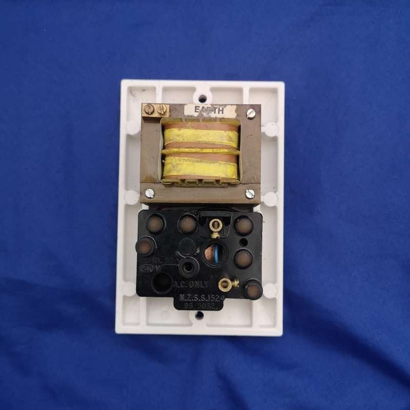 Vintage "Shavers Only" Hotel Bathroom Plugpoint with 110v & 220v outlet