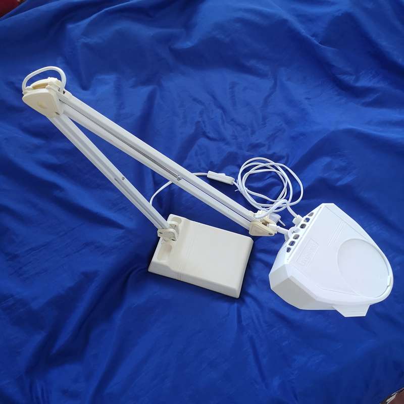 LIGHTWORKS Desktop Magnifier/ Desklamp- Ideal for Hobby or Nail Salon use- Vintage