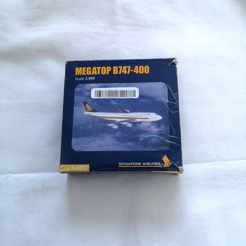 Singapore Airlines Megatop B 747 400- HERPA 1:400 Metal Model- Vintage