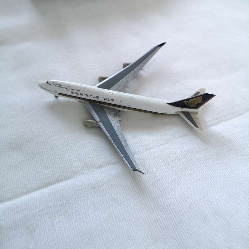 Singapore Airlines Megatop B 747 400- HERPA 1:400 Metal Model- Vintage