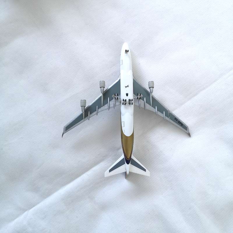 Singapore Airlines Megatop B 747 400- HERPA 1:400 Metal Model- Vintage