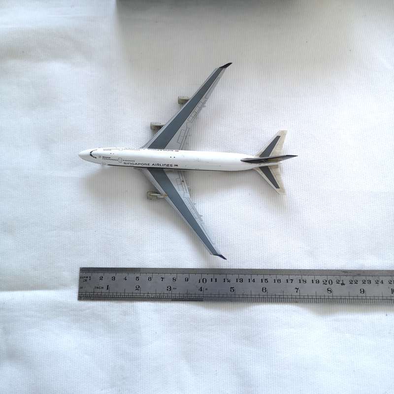 Singapore Airlines Megatop B 747 400- HERPA 1:400 Metal Model- Vintage