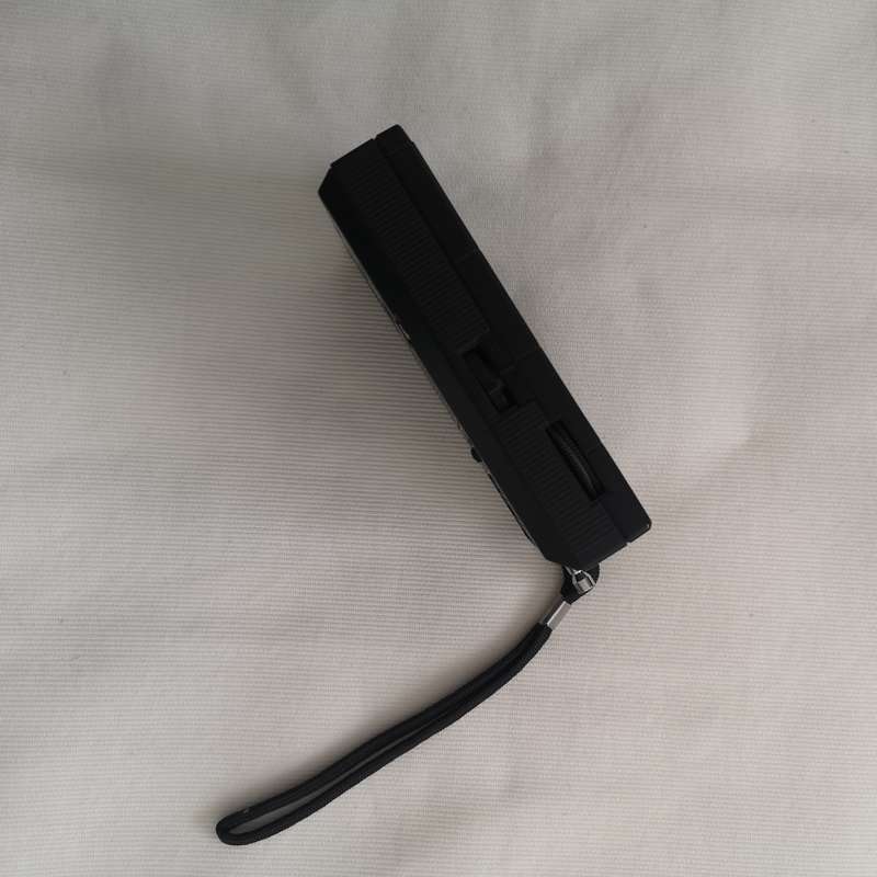 Sanyo RP5065  vintage audio hand held receiver that features AM/FM 2 band reception.