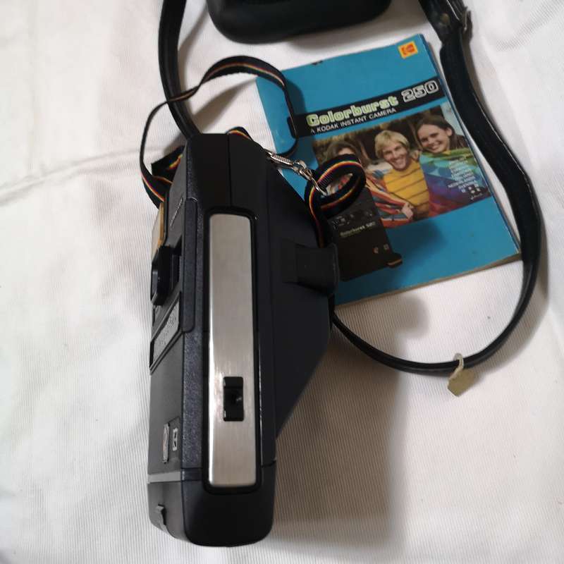 Kodak colorburst 250 camera with Kodak bag and Original Manual- Vintage barely used