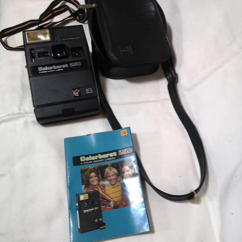 Kodak colorburst 250 camera with Kodak bag and Original Manual- Vintage barely used