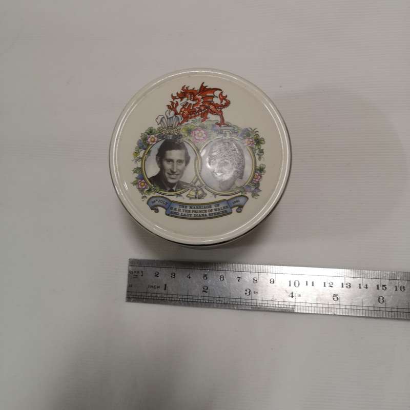 Sadler England Marriage of Prince Charles to Lady Diana Round Lidded Trinket Box