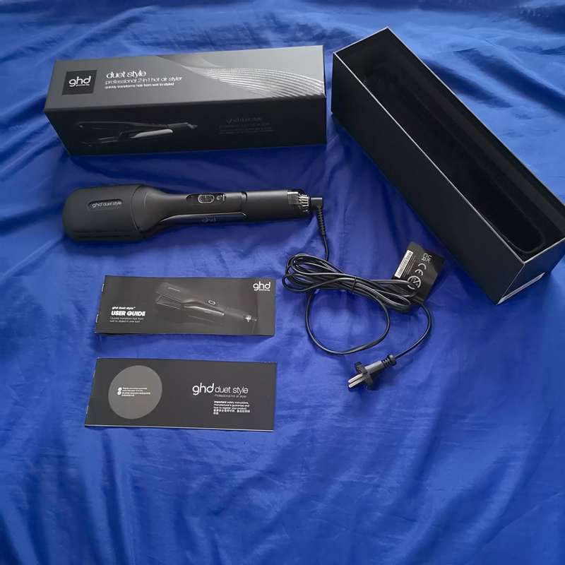 GHD DUET STYLE HOT AIR STYLER IN BLACK- With Silicon cover. Warranty