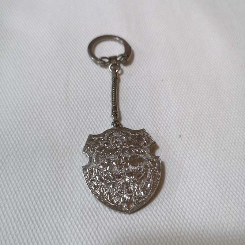 GEORGE Keyholder- Ornate with mother of pearl