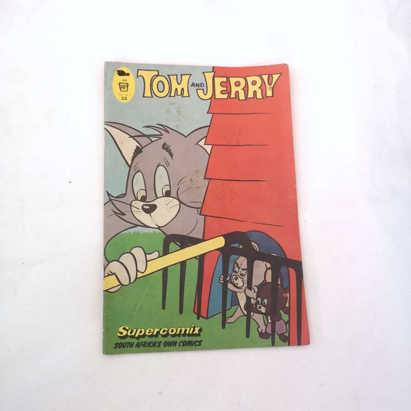 1985 Tom And Jerry Supercomix Issue Number 33 Softcover with Linda Evans Poster