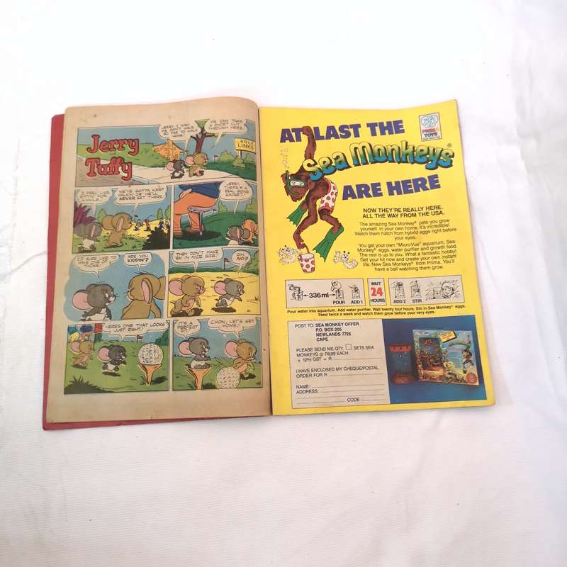 1985 Tom And Jerry Supercomix Issue Number 33 Softcover with Linda Evans Poster