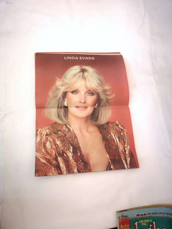 1985 Tom And Jerry Supercomix Issue Number 33 Softcover with Linda Evans Poster