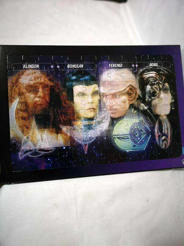 Star Trek Next Generation Jigsaw Puzzle Book (Board Book, 2004)