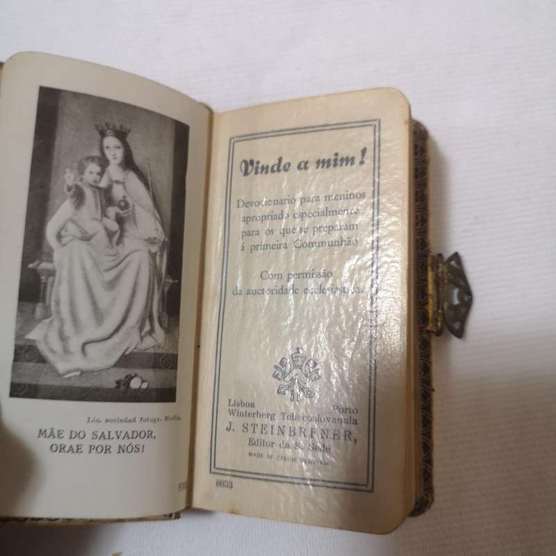 1926 Mini Prayer Book in Portuguese with illustrations