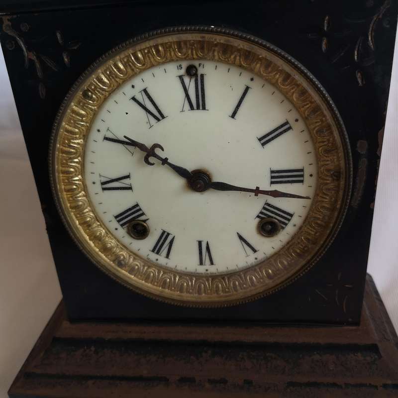 Antique Ansonia Cast Iron Chiming Mantle Clock in Working Order. New York USA