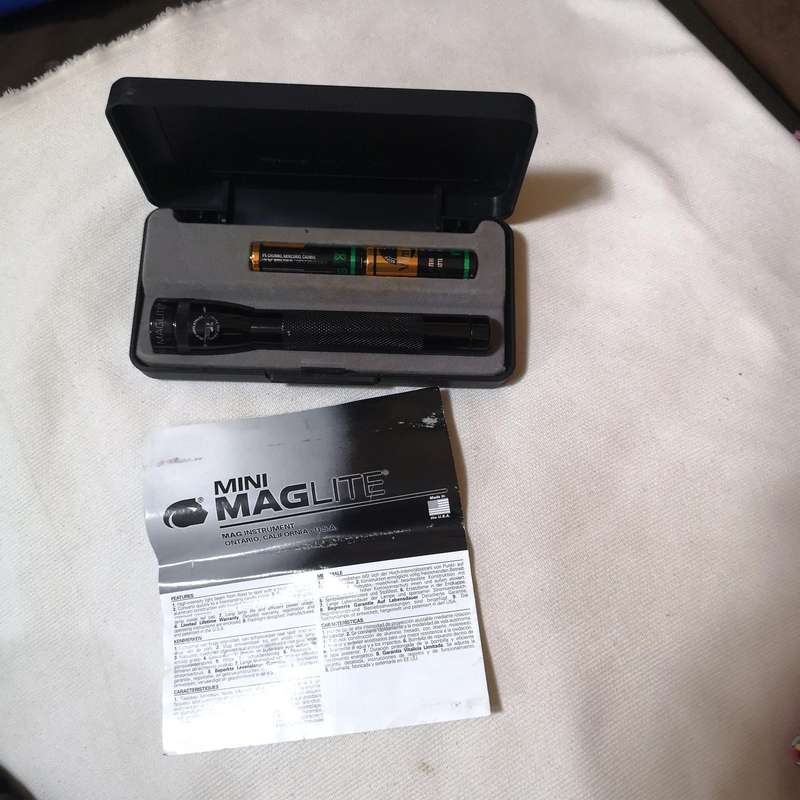Mini Maglite Black Mini Mag 6" Flashlight with Case