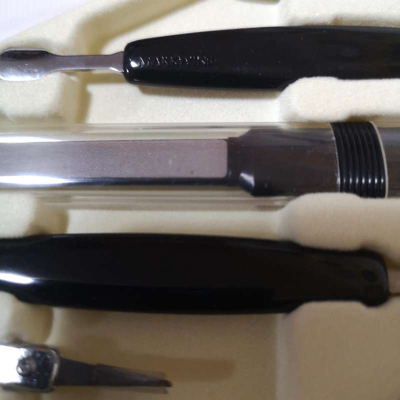 MARKWINS Grooming Set with The Color Institute Products- Vintage