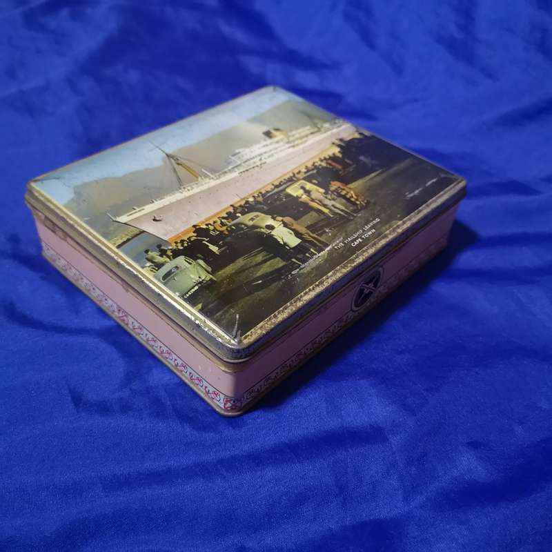 Vintage tin depicting the Mailship leaving Capetown- Edward Sharp