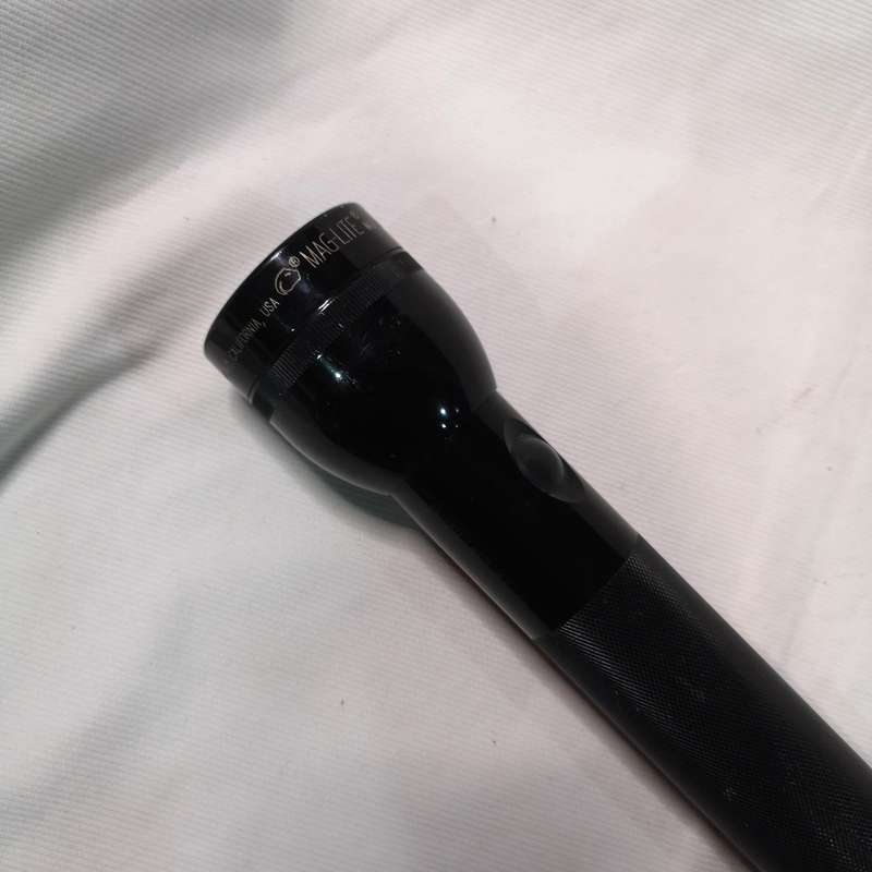 Maglite Heavy-Duty Incandescent 5-Cell Flashlight. 44cm