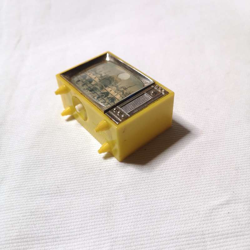 1960/70's Italian Plastiskop Yellow Mini TV Collectors Vintage Souvenir
