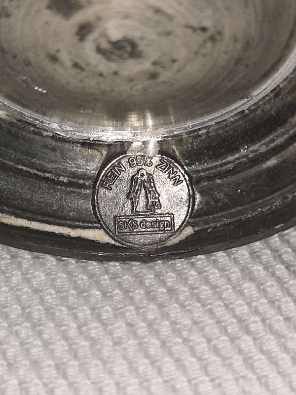 Vintage SKS ZINN 95% PEWTER Shot Cup Hand Carved. "Return from the Raid" Äpache Horse Thieves"