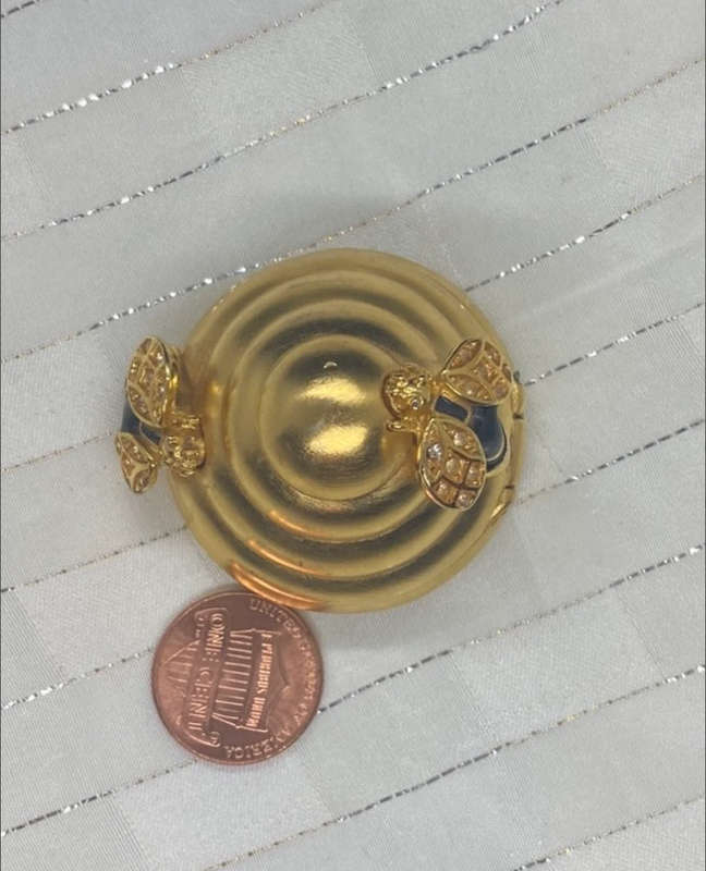 Estee Lauder Beautiful BEEHIVE- Rare vintage item! Solid Perfume Compact