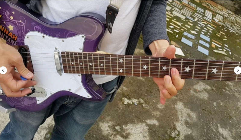 Stunning Hanna Montana "Secret Star" 6 String Electric Guitar By Washburn