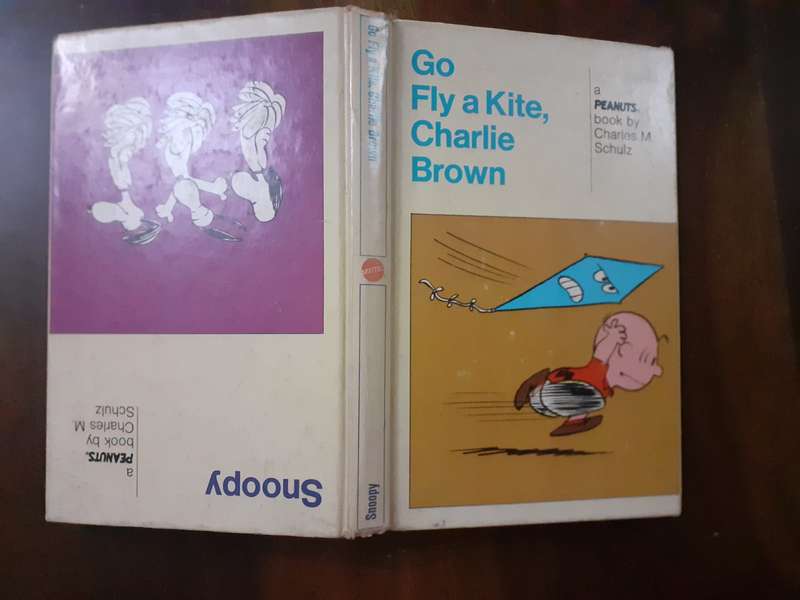 Go Fly a Kite, Charlie Brown / Snoopy ~ a Peanuts book by Charles M Schulz