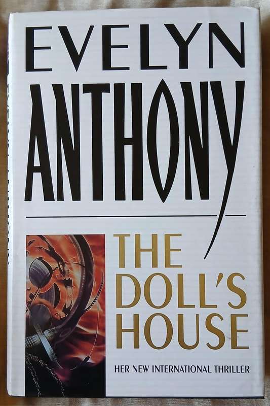 The Doll's House ~ Evelyn Anthony