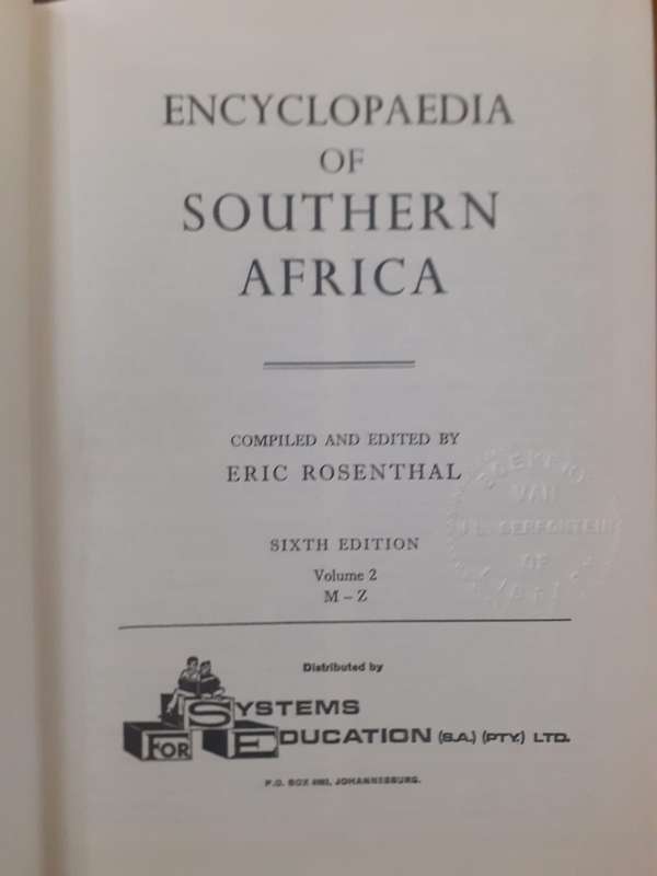 2 books: Encyclopaedia of Southern Africa ~ Eric Rosenthal (A-L in Afrikaans, M-Z in English)