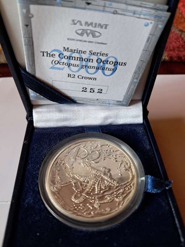 RSA: Silver R2 (1oz) Marine Series - Octopus" of 2000. Mint issue