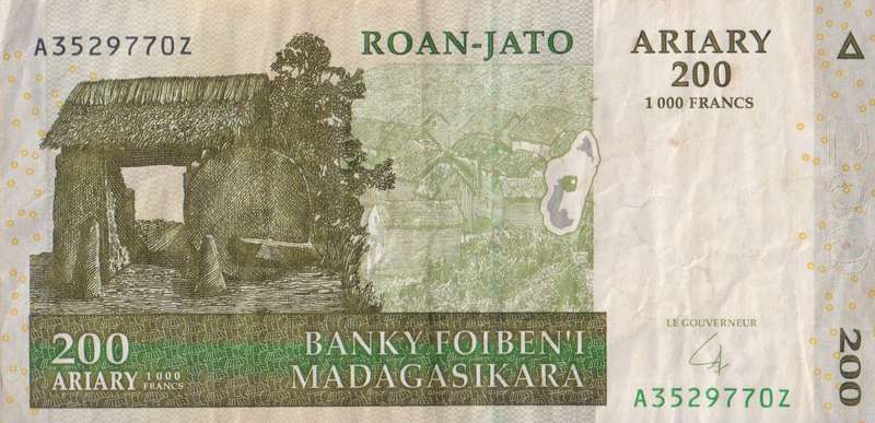 Madagascar 200 Ariary 2004 P87 VF