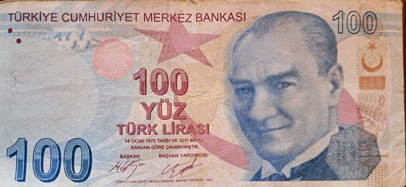 Turkey 100 lire 2009 P-226  VF