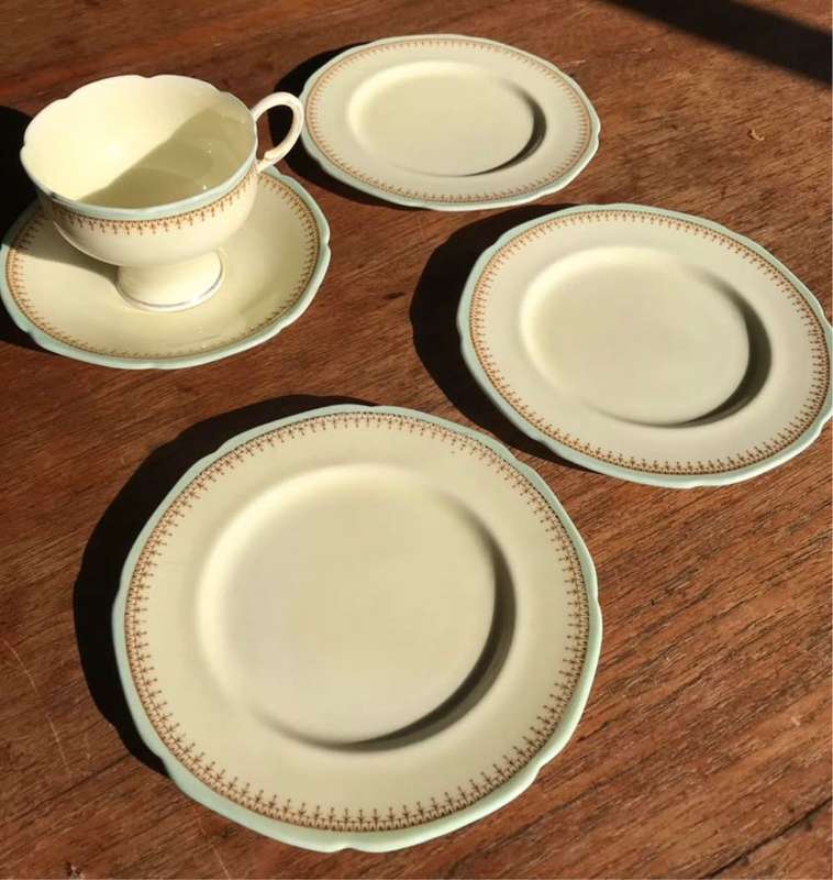 Paragon Porcelain (5 pieces)